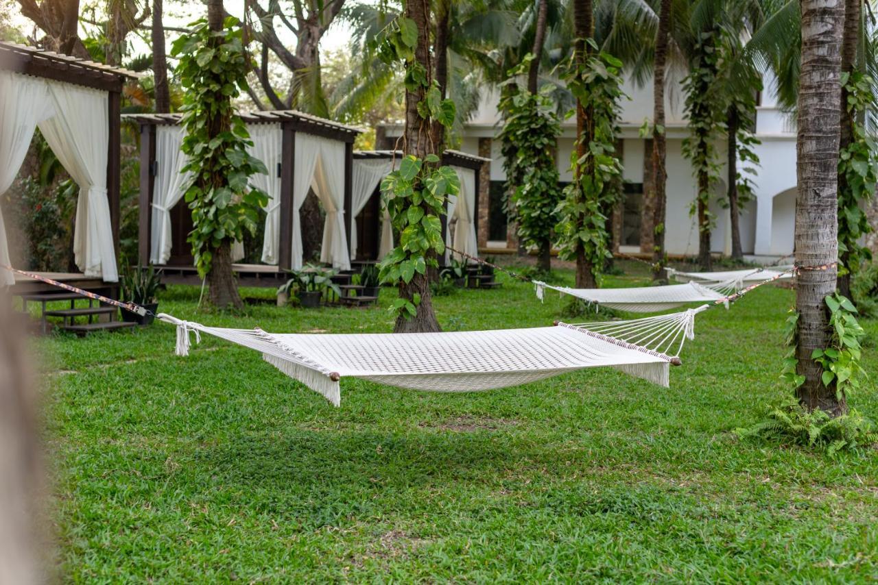 Lotus Blanc Hotel 5*